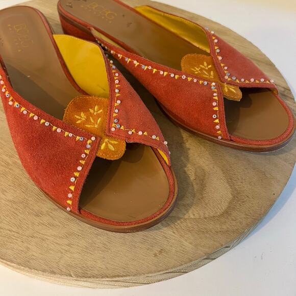 BCBG Suede Open Toe Beaded Floral Slide on Sandal Size 10 Made in Brazil - Picture 1 of 10